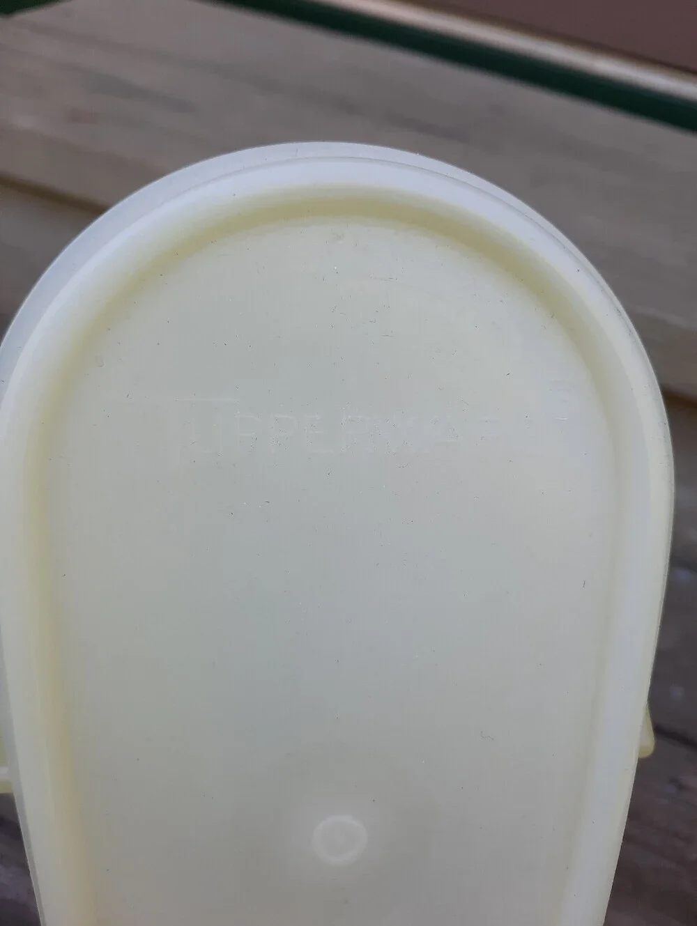 Vintage 1980s Tupperware Beverage Buddy Pitcher 2 Quart Yellow Plastic 587-10